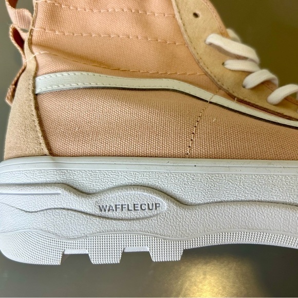 “Vans” NWT ‘Dusty Rose’ Pink High Tops Wafflecup Sole Size 11 Women’s 9.5 Men’s - Picture 10 of 13